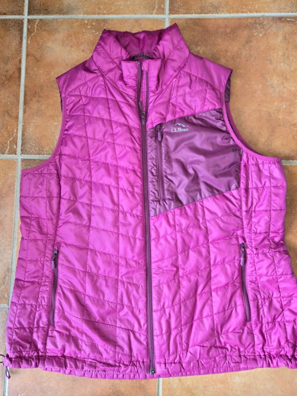 L. L. Bean Women's PrimaLoft Packaway Vest. Size 1X Color: Pink